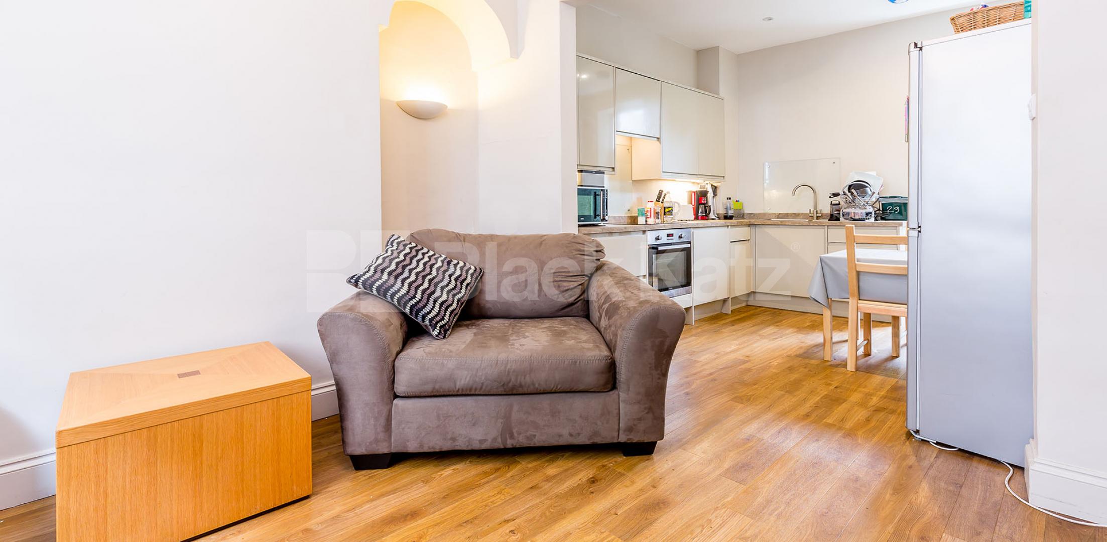 			LUXURY 3 BED 2 BATH HOUSE !!!, 3 Bedroom, 1 bath, 1 reception House			 Goldington Street, KINGS CROSS / CAMDEN